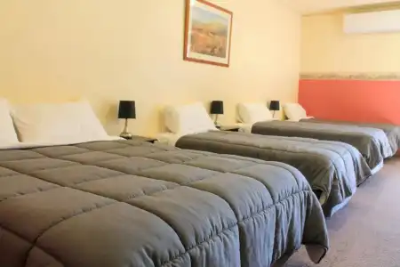 St Georges Motor Inn - 96
