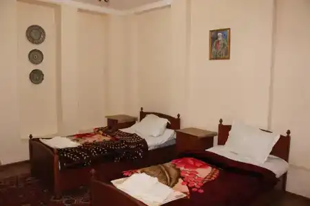 Nazira Azizbek - 33