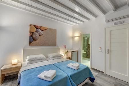 Makis Place - 30