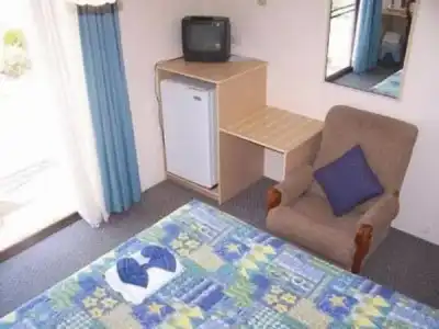 Ocean Breeze Motel - 41
