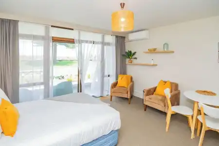 Whispering Sands Motel - 17