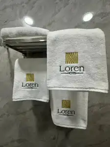 Loren - 23