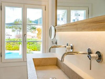 The Sea Club - 225