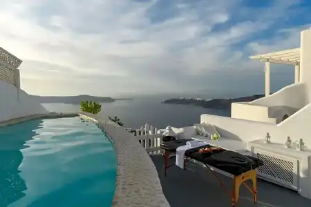 Above Blue Suites - 37