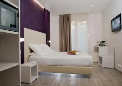 L'Hotel - 37