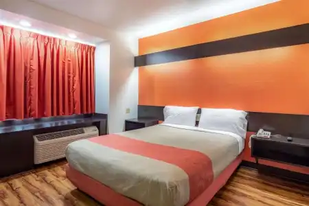 Motel 6 Chattanooga, TN - Downtown - 2