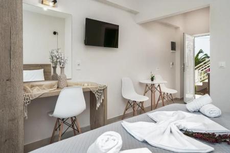 2-bed Apartment With Pool - 70