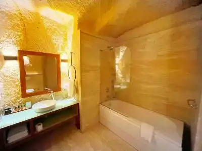 Acropolis Cave Suite - 37