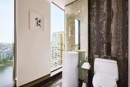 JW Marriott Parq - 180