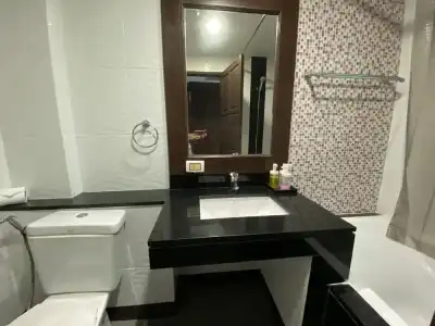 77 Patong & Spa - 83