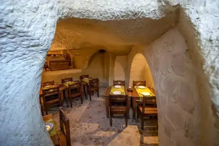 Sinasos Palace Cave - 13