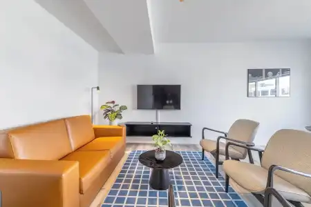 Hlemmur Suites - 42