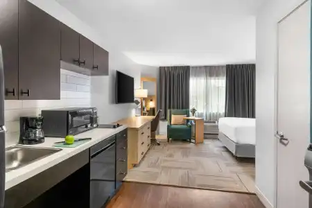 Sonesta Simply Suites Austin South - 32