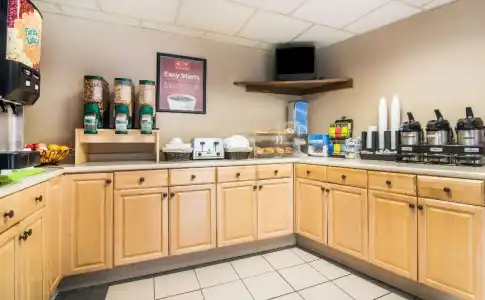 Quality Inn & Suites Lincoln I-93 - 29