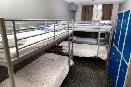 Hostal LK - 16