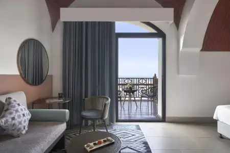 The Cove Rotana Resort - 11