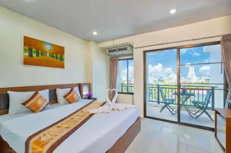 Lucky Patong - 70