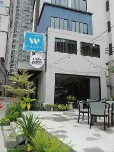 W Station - 33