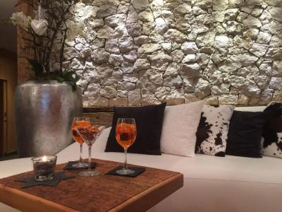 LARET private Boutique - Adults only - 11