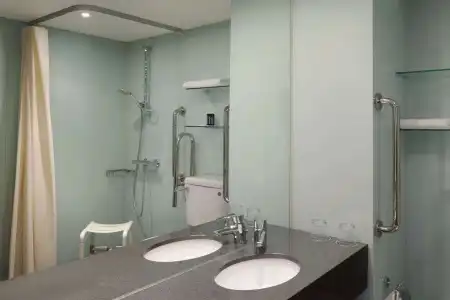 Ramada Encore by Wyndham Kyiv - 8
