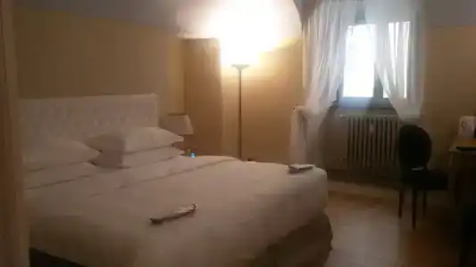 Royal Palace Luxury Suites & - 30