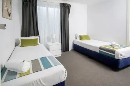 The Beach Motel Hervey Bay - 2