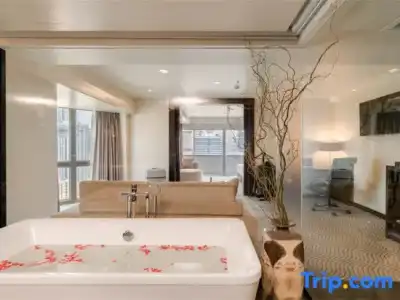 Furama Silom - 66
