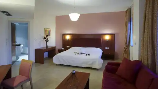 Parnis Palace Suites - 7
