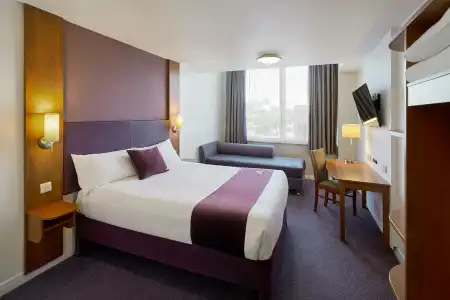 Premier Inn London Putney Bridge - 25