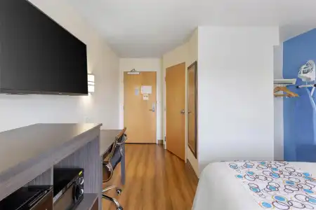 SureStay Plus By Best Western Niagara Falls East - 59