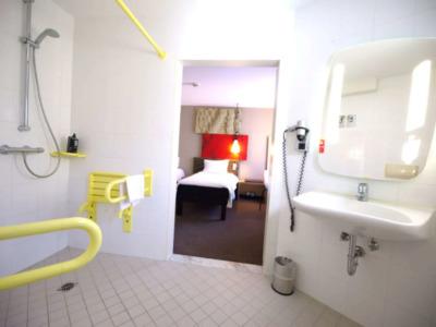 Ibis Koeln Centrum - 8