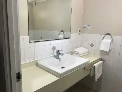 Ascot Epsom Motel - 6