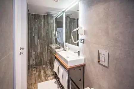 Nomad Luxury Suites - 34