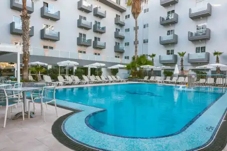 Pebbles Resort - 16