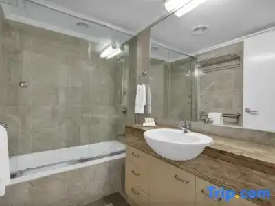 Rolling Surf Resort - 227