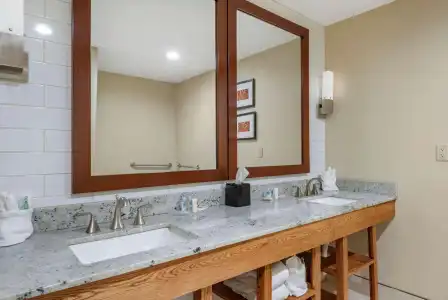 Comfort Suites University - 7
