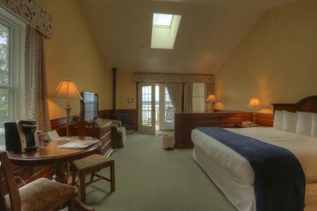 Spruce Point Inn - 76