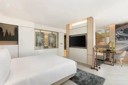 Pathumwan Princess - 76