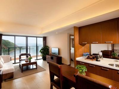 Island Skylight Resort - 0