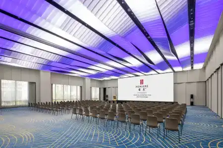 HUALUXE Shanghai Changfeng Park by IHG - 16