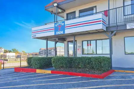 Super 7 Inn Dallas Near Duncanville - 18