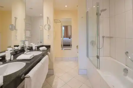Best Western Premier Castanea Resort - 79