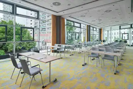 Courtyard by Marriott Berlin City Center - 17