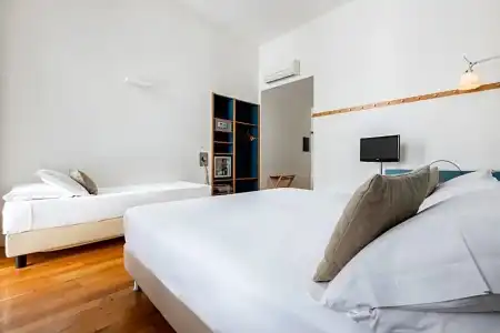 Piazza Bellini & Apartments - 64