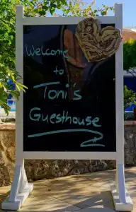 Toni's Guesthouse - 37