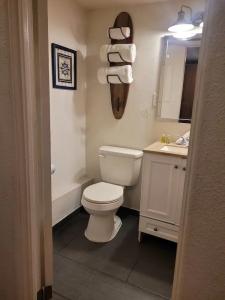 Desert Hills Motel - 70