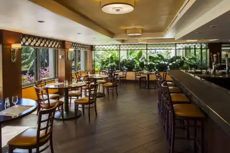 DoubleTree by Hilton Alana - Waikiki Beach - 32