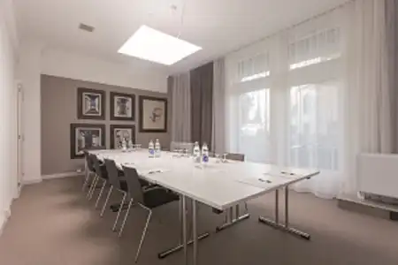 EMA House Suites - 19