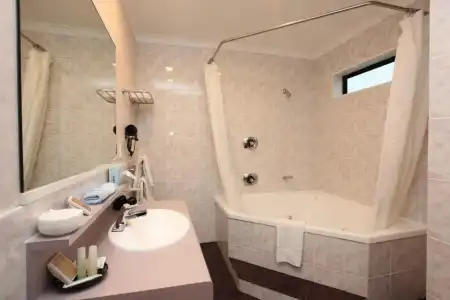 Shadzz Motel - 8