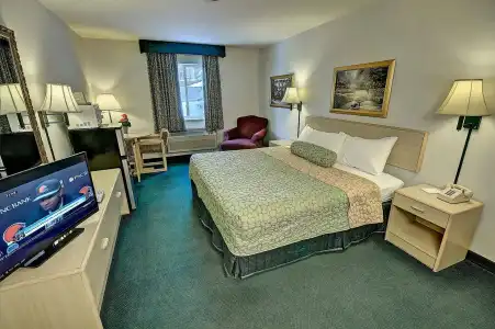 Dillon Inn - 0